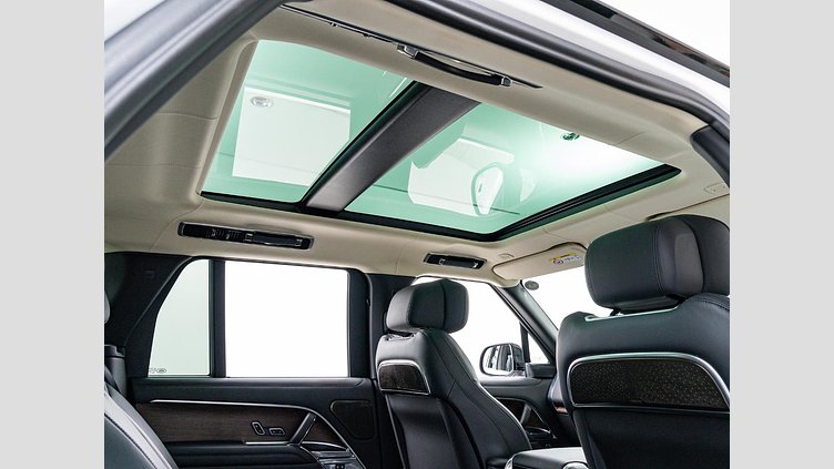 2023 認定中古車 Land Rover Range Rover オストゥーニパールホワイト D300 AWD MHEV（AT） スタンダードホイールベース AUTOBIOGRAPHY