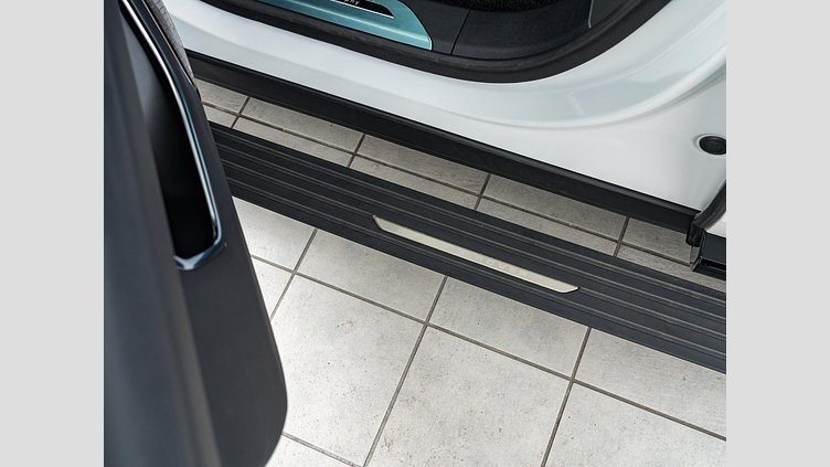 2023 認定中古車 Land Rover Range Rover オストゥーニパールホワイト D300 AWD MHEV（AT） スタンダードホイールベース AUTOBIOGRAPHY