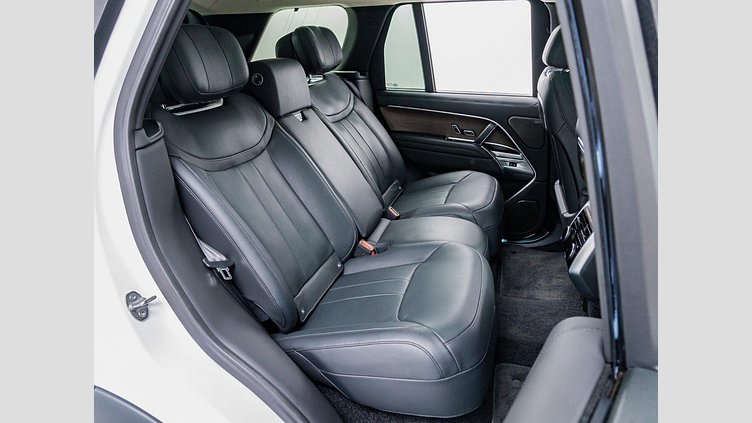 2023 認定中古車 Land Rover Range Rover オストゥーニパールホワイト D300 AWD MHEV（AT） スタンダードホイールベース AUTOBIOGRAPHY