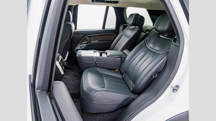 2023 認定中古車 Land Rover Range Rover オストゥーニパールホワイト D300 AWD MHEV（AT） スタンダードホイールベース AUTOBIOGRAPHY