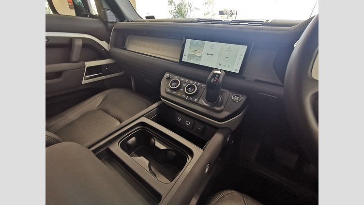 2024 認定中古車 Land Rover Defender 90 フジホワイト P300 AWD（AT） SE