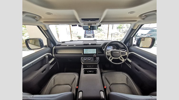 2024 認定中古車 Land Rover Defender 90 フジホワイト P300 AWD（AT） SE