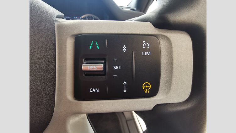 2024 認定中古車 Land Rover Defender 90 フジホワイト P300 AWD（AT） SE