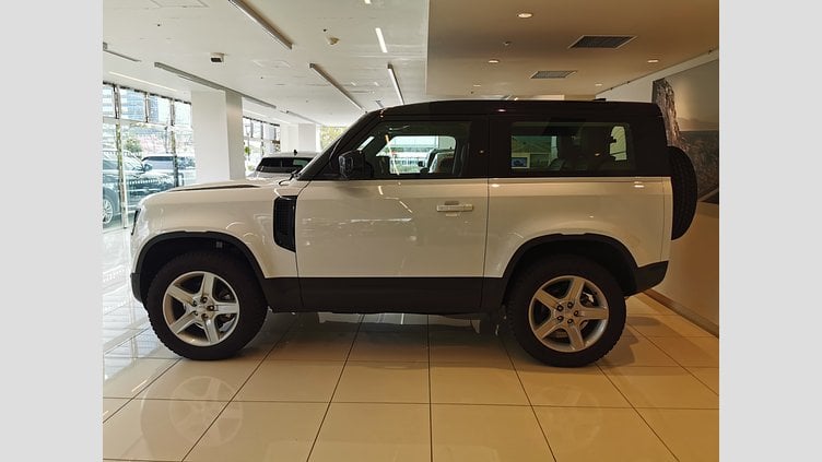 2024 認定中古車 Land Rover Defender 90 フジホワイト P300 AWD（AT） SE