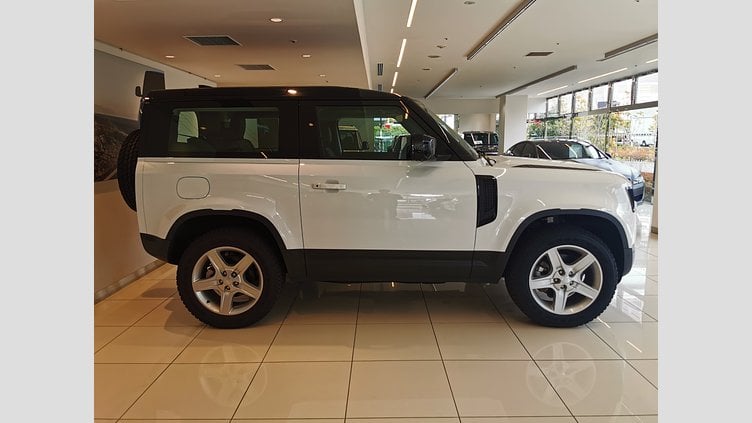2024 認定中古車 Land Rover Defender 90 フジホワイト P300 AWD（AT） SE