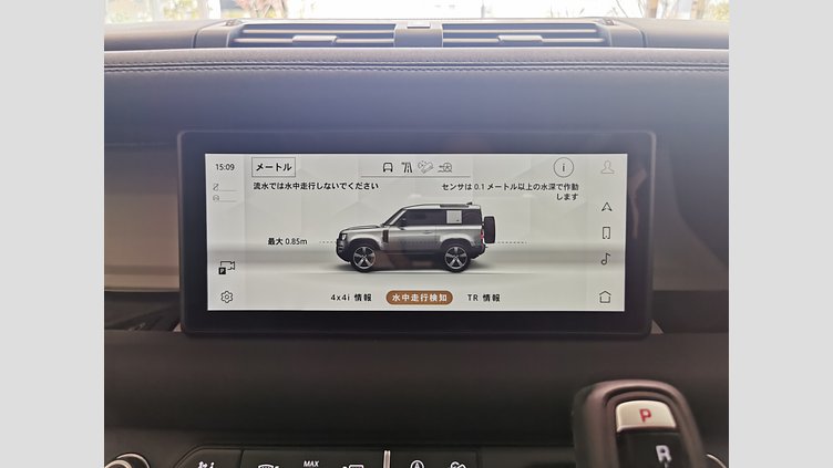 2024 認定中古車 Land Rover Defender 90 フジホワイト P300 AWD（AT） SE