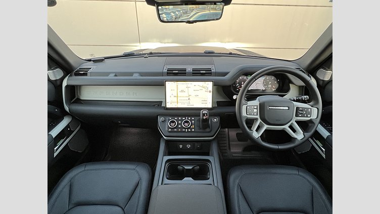 2024 認定中古車 Land Rover Defender 130 サントリーニブラック D300 AWD（AT） SE