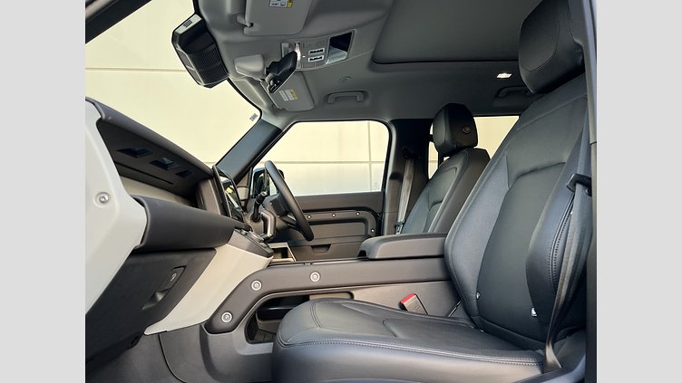 2024 認定中古車 Land Rover Defender 130 サントリーニブラック D300 AWD（AT） SE