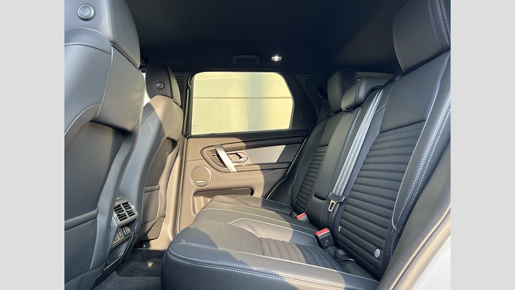 2024 認定中古車 Land Rover Discovery Sport フジホワイト D200マイルドハイブリッド（ディーゼル） 標準ホイール DYNAMIC SE