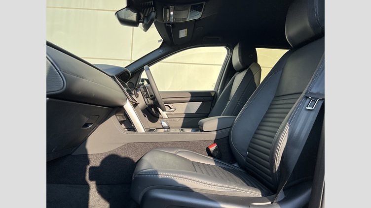 2024 認定中古車 Land Rover Discovery Sport フジホワイト D200マイルドハイブリッド（ディーゼル） 標準ホイール DYNAMIC SE