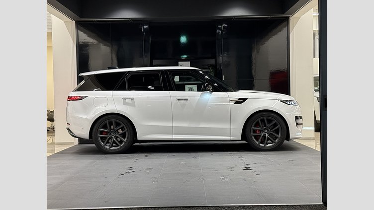 2024 認定中古車 Land Rover Range Rover Sport オストゥーニパールホワイト D300マイルドハイブリッド スタンダードホイールベース Dynamic SE