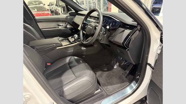 2024 認定中古車 Land Rover Range Rover Sport オストゥーニパールホワイト D300マイルドハイブリッド スタンダードホイールベース Dynamic SE