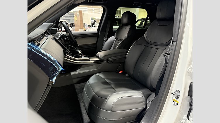 2024 認定中古車 Land Rover Range Rover Sport オストゥーニパールホワイト D300マイルドハイブリッド スタンダードホイールベース Dynamic SE