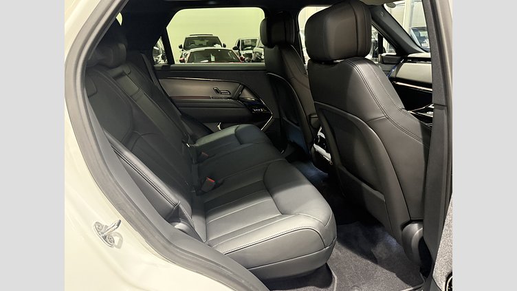 2024 認定中古車 Land Rover Range Rover Sport オストゥーニパールホワイト D300マイルドハイブリッド スタンダードホイールベース Dynamic SE