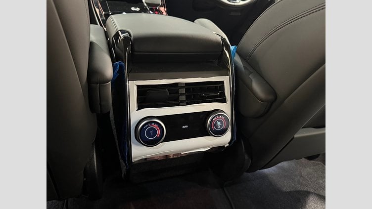 2024 認定中古車 Land Rover Range Rover Sport オストゥーニパールホワイト D300マイルドハイブリッド スタンダードホイールベース Dynamic SE