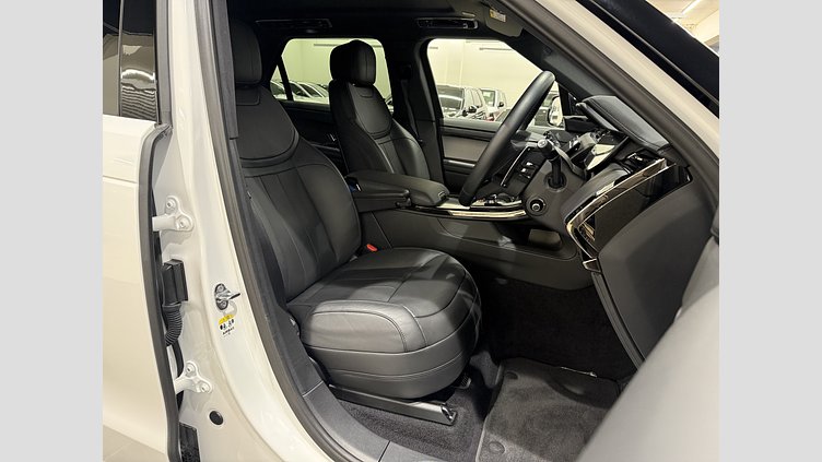 2024 認定中古車 Land Rover Range Rover Sport オストゥーニパールホワイト D300マイルドハイブリッド スタンダードホイールベース Dynamic SE