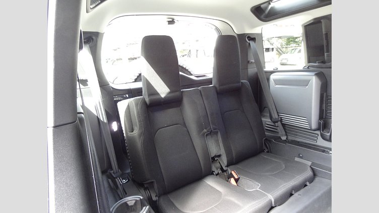 2020 認定中古車 Land Rover Defender 110 タスマンブルー P300 AWD（AT） 300PS