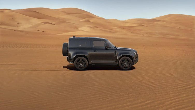 2024 新車 Land Rover Defender 90 サントリーニブラック P525 AWD (AT) V8