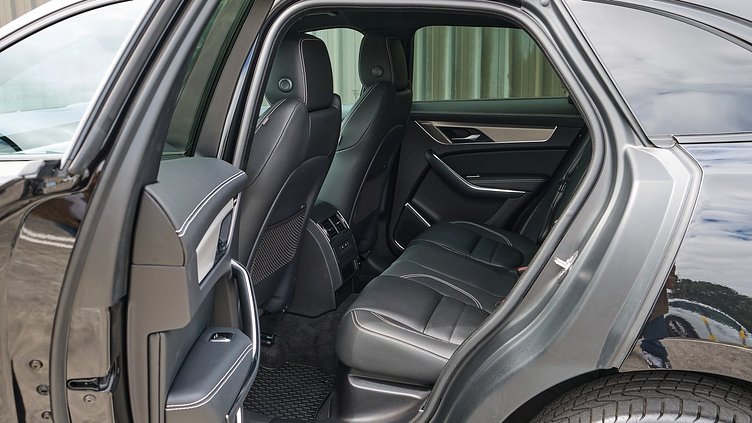 2024 Approved Jaguar F-Pace Santorini Black P250 R-Dynamic SE