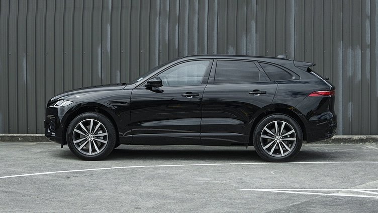 2024 Approved Jaguar F-Pace Santorini Black P250 R-Dynamic SE