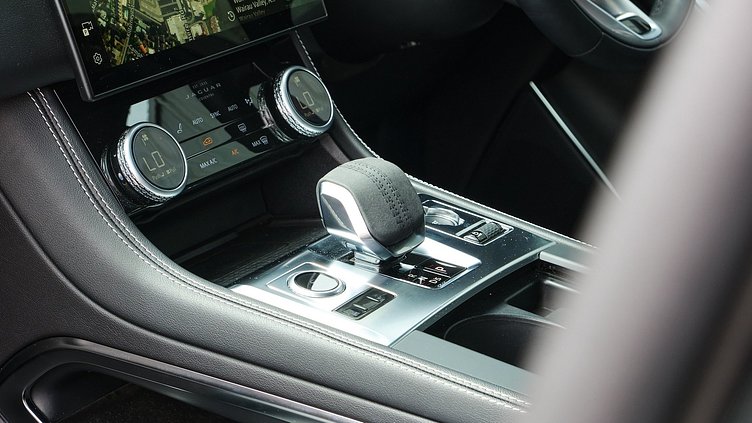 2024 Approved Jaguar F-Pace Santorini Black P250 R-Dynamic SE