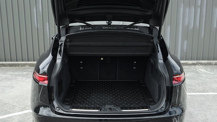 2024 Approved Jaguar F-Pace Santorini Black P250 R-Dynamic SE