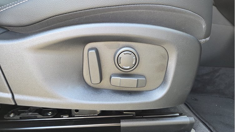 2024 Approved Jaguar E-Pace Fuji White P250 PETROL P250 R-DYNAMIC SE