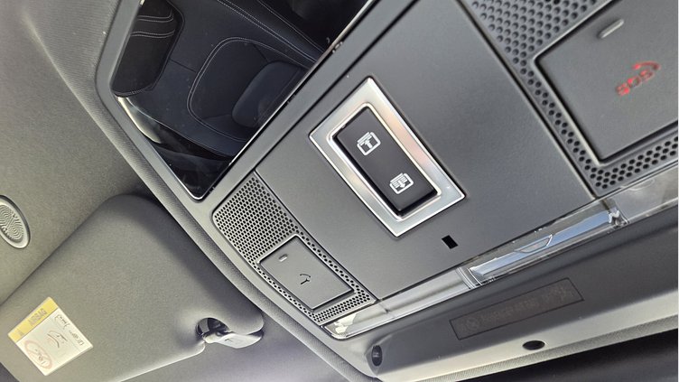 2024 Approved Jaguar E-Pace Fuji White P250 PETROL P250 R-DYNAMIC SE