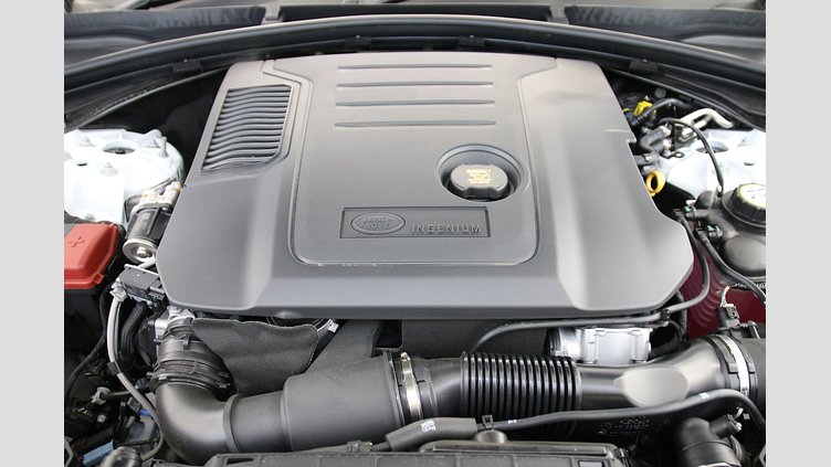 2024 認定中古車 Land Rover Range Rover Velar オストゥーニパールホワイト D200マイルドハイブリッド（ディーゼル） Dynamic SE