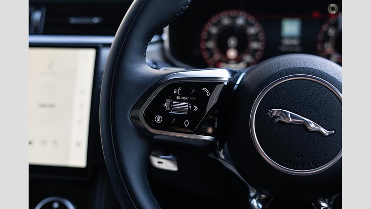 2025 Approved Jaguar F-Pace Firenze Red P250 PETROL R-DYNAMIC SE 90TH ANNIVERSARY EDITION
