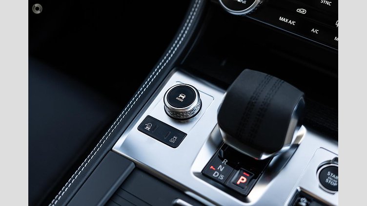 2025 Approved Jaguar F-Pace Firenze Red P250 PETROL R-DYNAMIC SE 90TH ANNIVERSARY EDITION