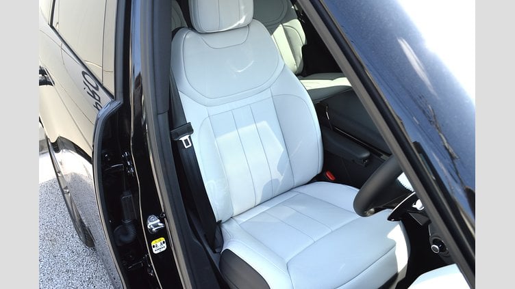 2024 認定中古車 Land Rover Range Rover Sport サントリーニブラック D300マイルドハイブリッド スタンダードホイールベース Dynamic SE
