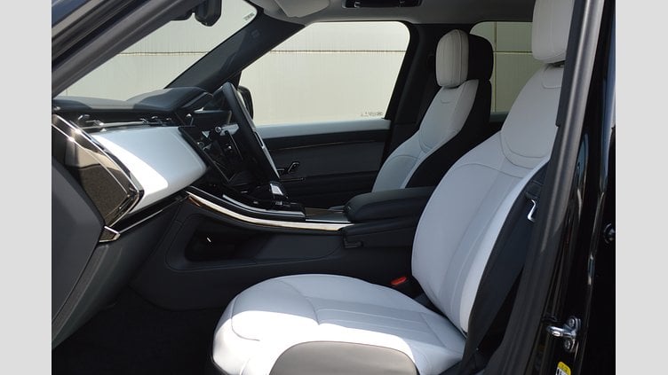 2024 認定中古車 Land Rover Range Rover Sport サントリーニブラック D300マイルドハイブリッド スタンダードホイールベース Dynamic SE