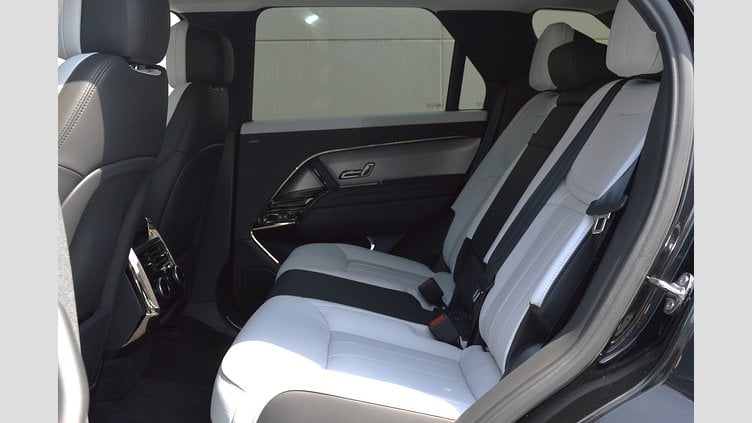 2024 認定中古車 Land Rover Range Rover Sport サントリーニブラック D300マイルドハイブリッド スタンダードホイールベース Dynamic SE