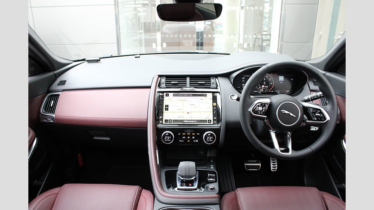 2024 認定中古車 Jaguar E-Pace サントリーニブラック P250 AWD（オートマチック） R-DYNAMIC SE