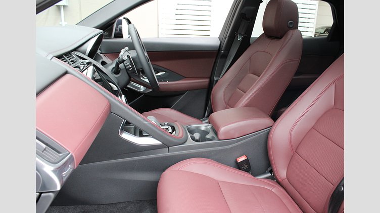 2024 認定中古車 Jaguar E-Pace サントリーニブラック P250 AWD（オートマチック） R-DYNAMIC SE