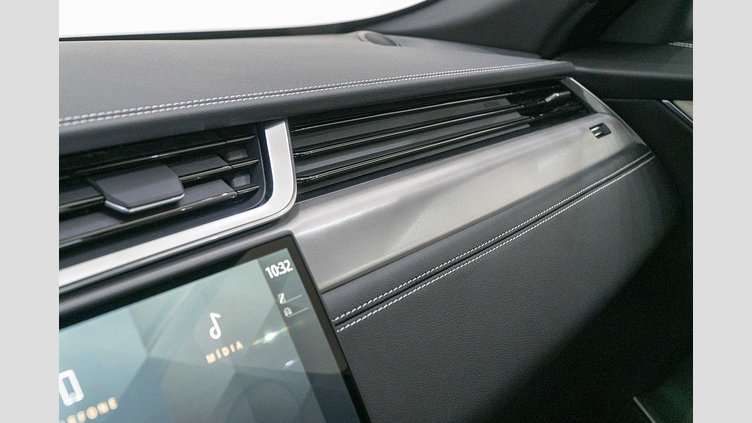 2023 Approved Jaguar F-Pace White auto R-DYNAMIC SE 