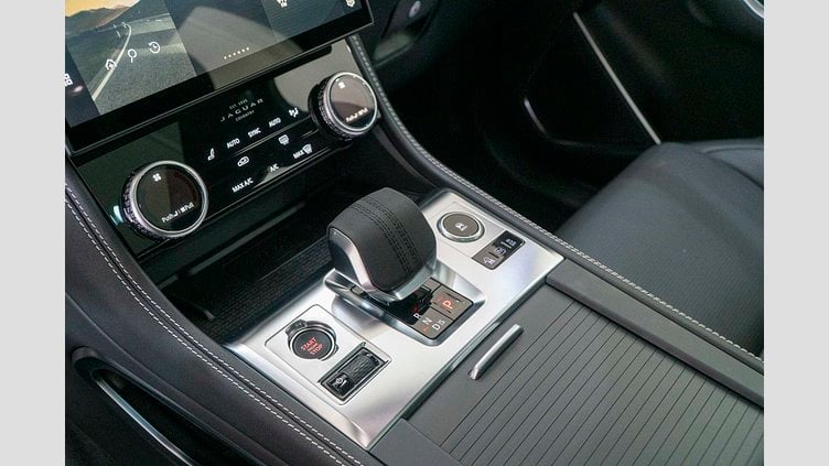 2023 Approved Jaguar F-Pace White auto R-DYNAMIC SE 