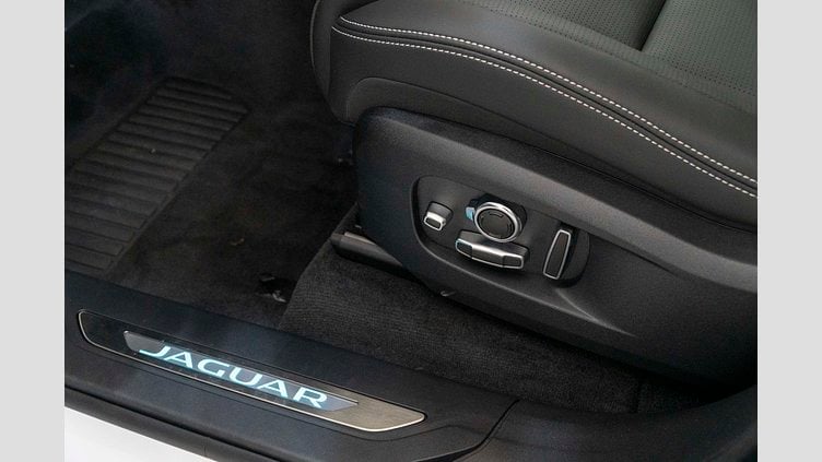 2023 Approved Jaguar F-Pace White auto R-DYNAMIC SE 