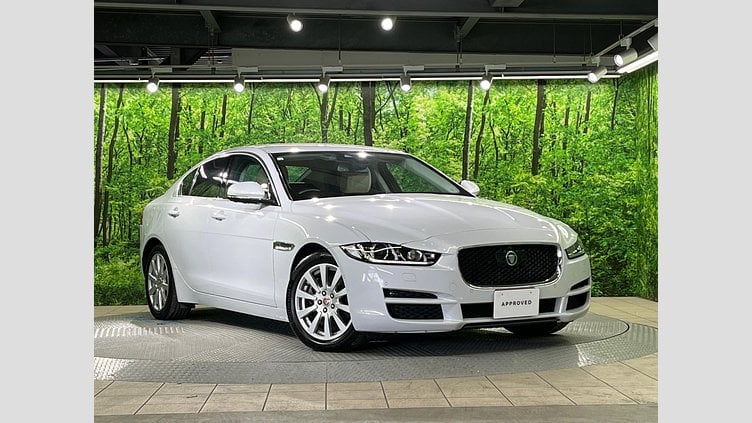 2016 認定中古車 Jaguar XE Yulong White 2WD ピュア
