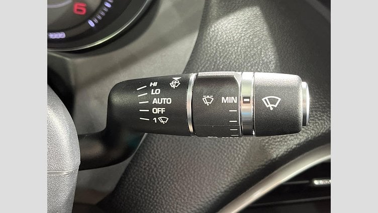 2016 認定中古車 Jaguar XE Yulong White 2WD ピュア