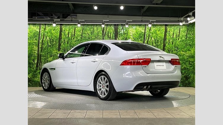 2016 認定中古車 Jaguar XE Yulong White 2WD ピュア