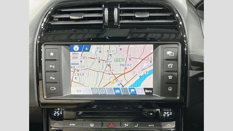 2016 認定中古車 Jaguar XE Yulong White 2WD ピュア