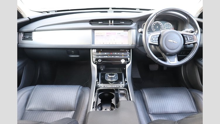 2019 認定中古車 Jaguar XF Corris Grey P250 スポーツブレイク