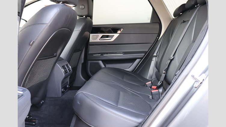 2019 認定中古車 Jaguar XF Corris Grey P250 スポーツブレイク