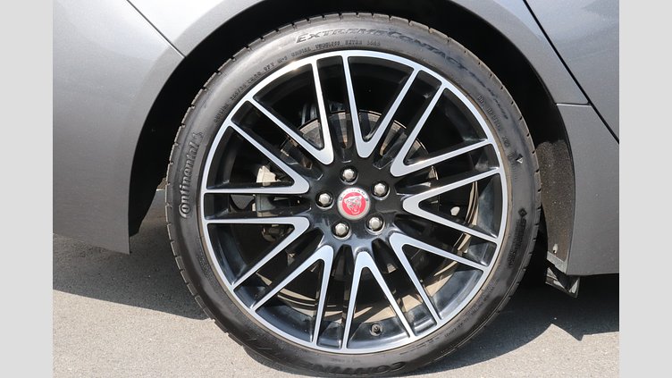 2019 認定中古車 Jaguar XF Corris Grey P250 スポーツブレイク