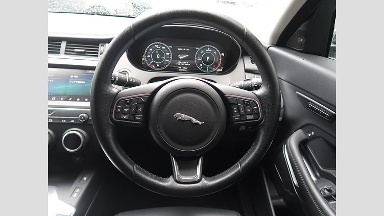2019 認定中古車 Jaguar E-Pace ユーロンホワイト D180 オートマチック全輪駆動 HSE