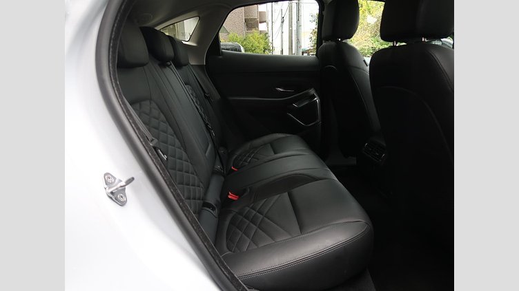 2019 認定中古車 Jaguar E-Pace ユーロンホワイト D180 オートマチック全輪駆動 HSE