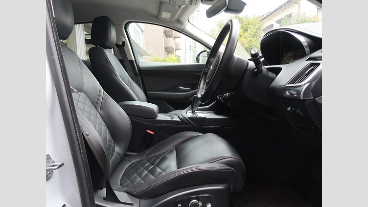 2019 認定中古車 Jaguar E-Pace ユーロンホワイト D180 オートマチック全輪駆動 HSE