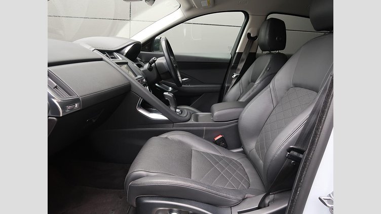 2019 認定中古車 Jaguar E-Pace ユーロンホワイト D180 オートマチック全輪駆動 HSE